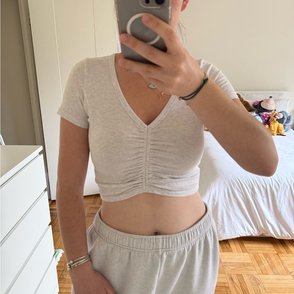 Wilfred Ruched Crop Top - Picture 2 of 4